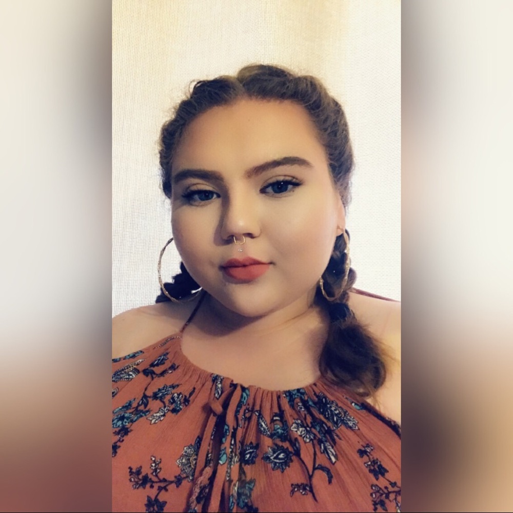 Meet your Posher, Yasmine